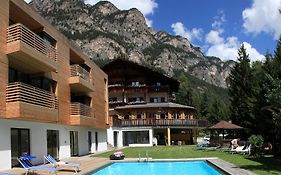 Hotel Pine